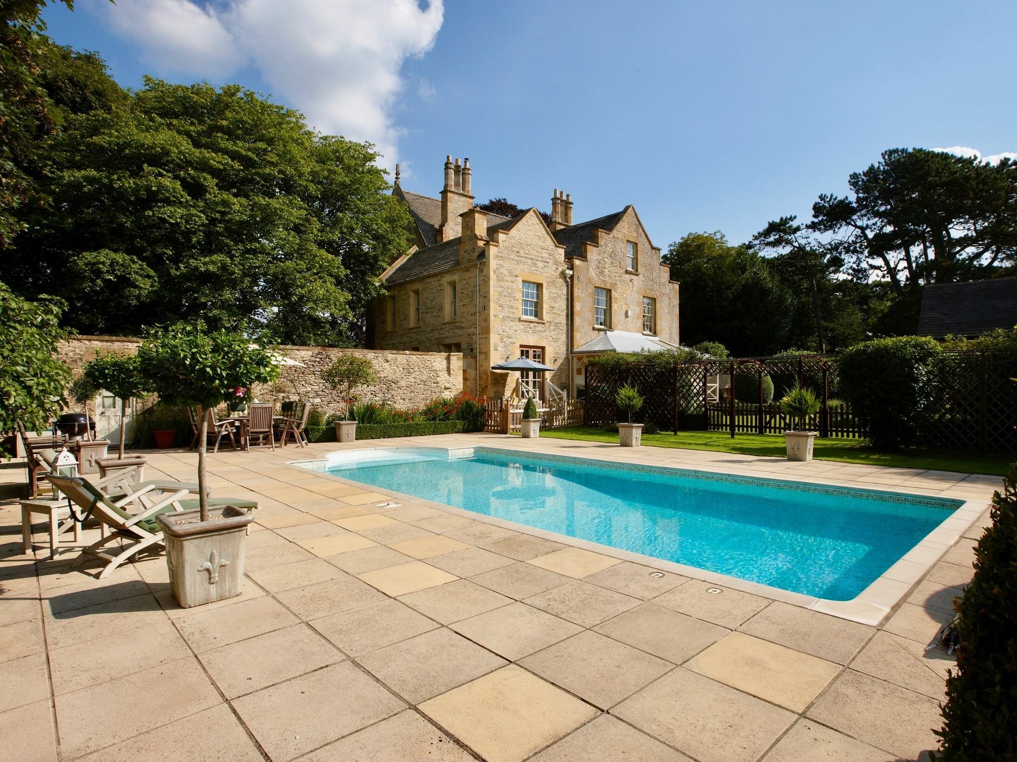 Crestow House Hotel Cheltenham Exterior photo